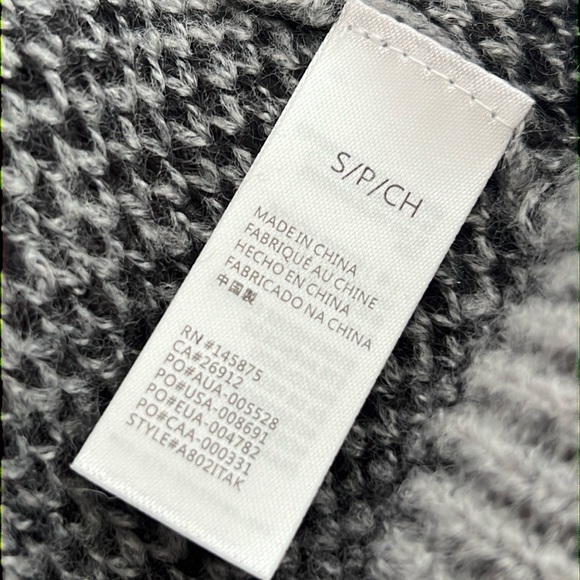 Amuse Society Women’s Gray Sweater - Picture 9 of 9